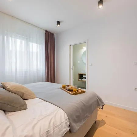 Auni Perla - Heated Pool - Rooftop - Seaview - Villa Kaštela