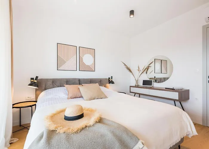 Villa Auni Perla - Heated Pool - Rooftop - Seaview - Kaštela