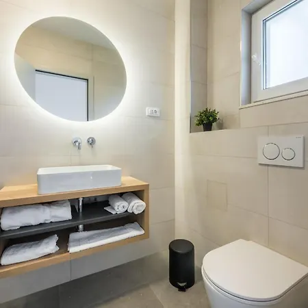 Villa Auni Perla - Heated Pool - Rooftop - Seaview - Kastela